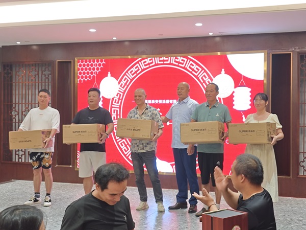 Fujian Taian Laminazione Film Co.,Ltd. Banchetto di riunione del Festival di Metà Autunno, un nuovo viaggio.